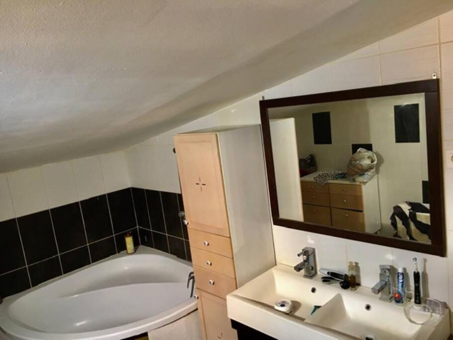 Le Depot Appartement Du Canal 80M2 A Champvert ภายนอก รูปภาพ